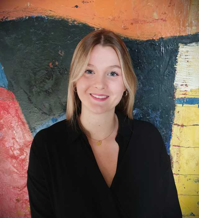ANOUK POZZI