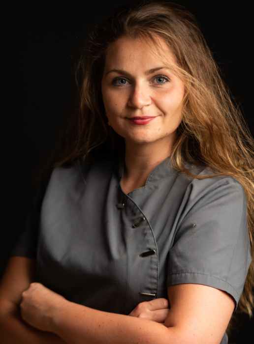 Dr LISA BINISTI