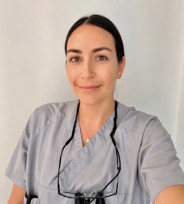 Dr Laura Clavel, Chirurgien dentiste à Hyères
