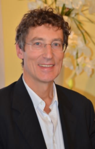 Dr Emmanuel Delay, Chirurgien plasticien et esthétique à Lyon