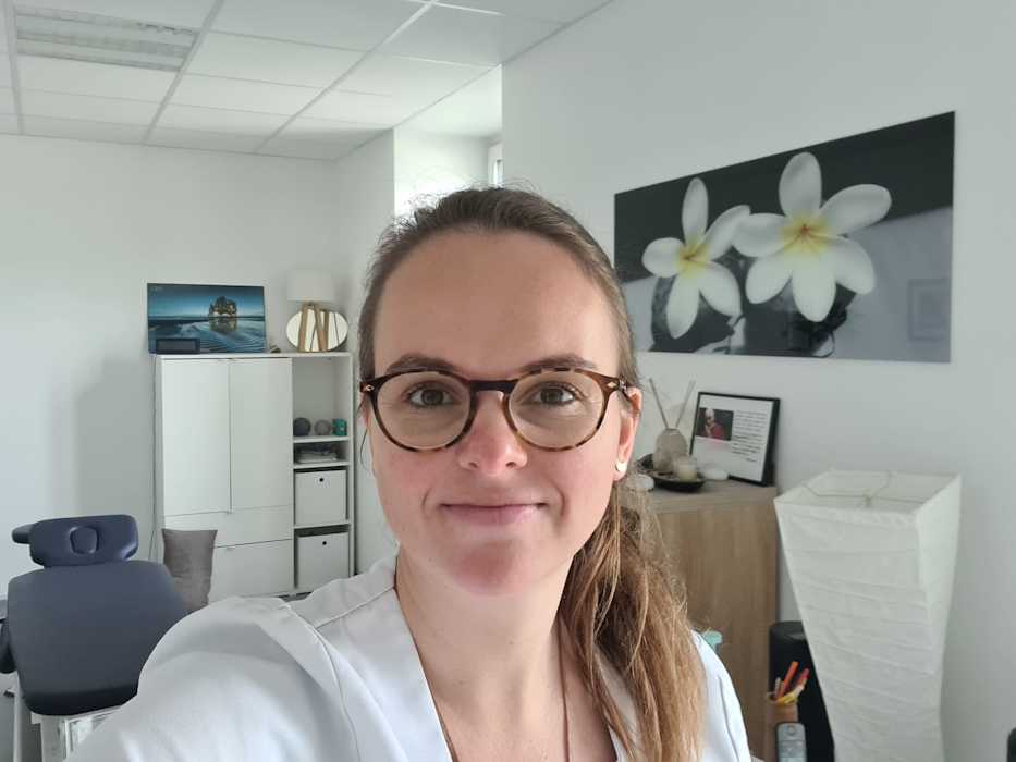 AMANDINE PERON