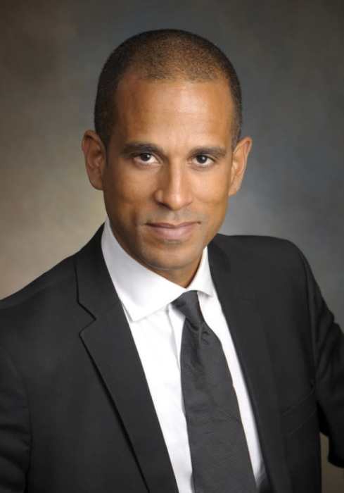 Dr Pr Andrew Gumbs, Cancérologue à Poissy