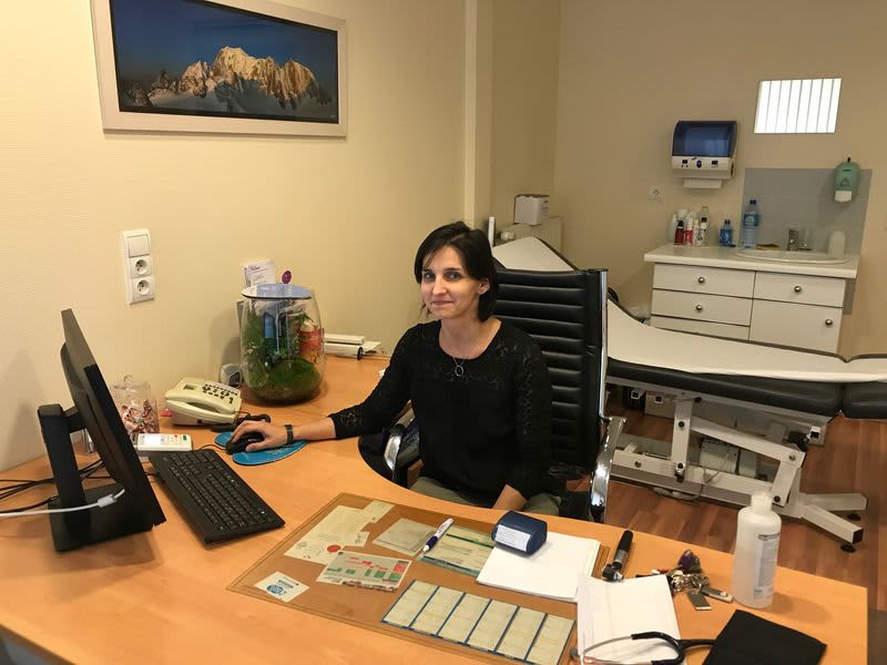 Dr Adina Poupeau