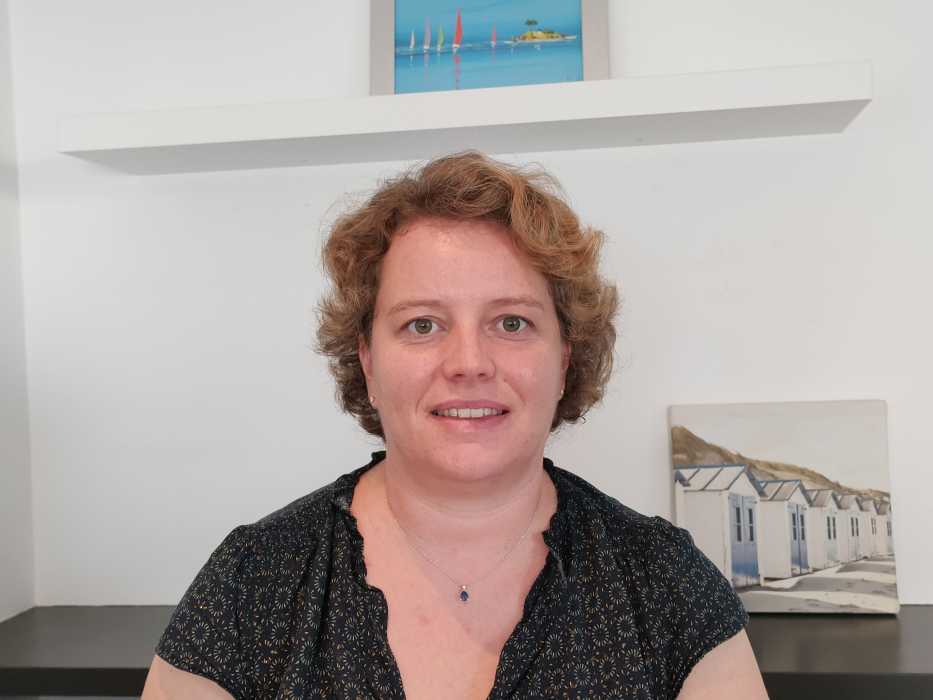 Dr HELENE DEVAUX SAMBUSSY