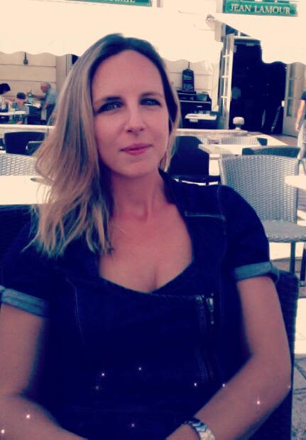 Stéphanie DE GUIGNÉ