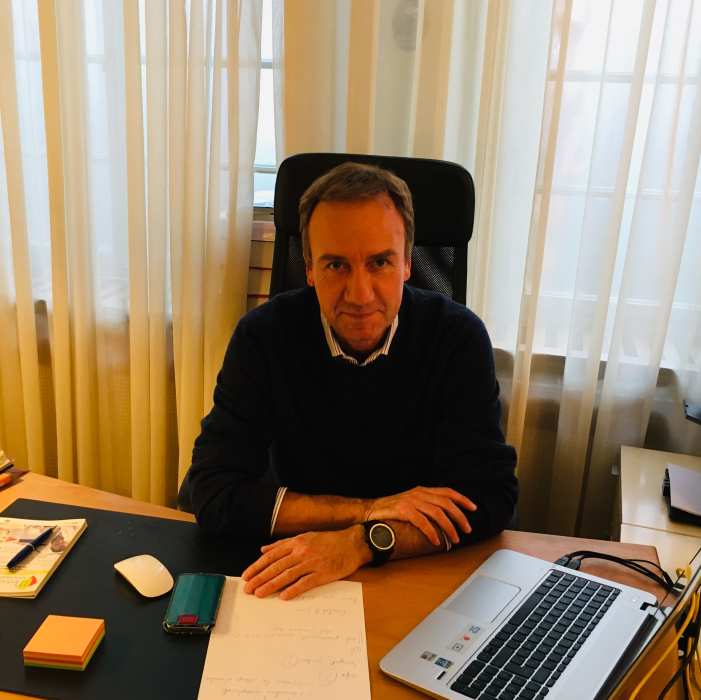 Dr Pascal Van Assche