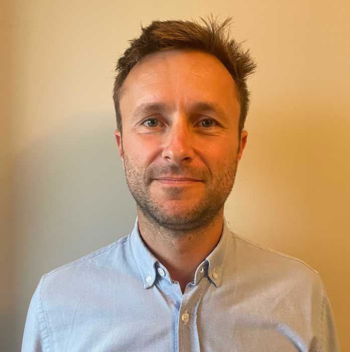 Dr MARTIN MEALET