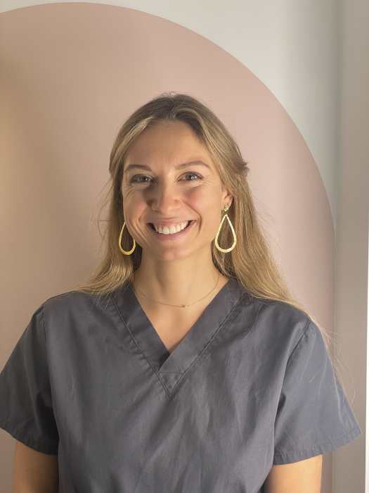 Dr Emma Reverdy, Chirurgien dentiste à Mérignac