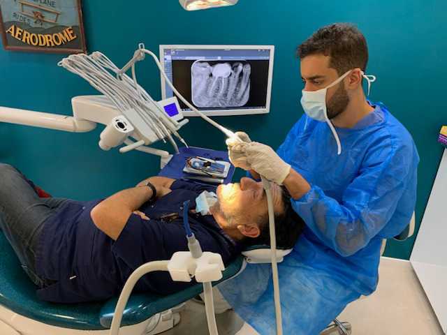 Dr Habib Idhsayna, Chirurgien dentiste à Manosque