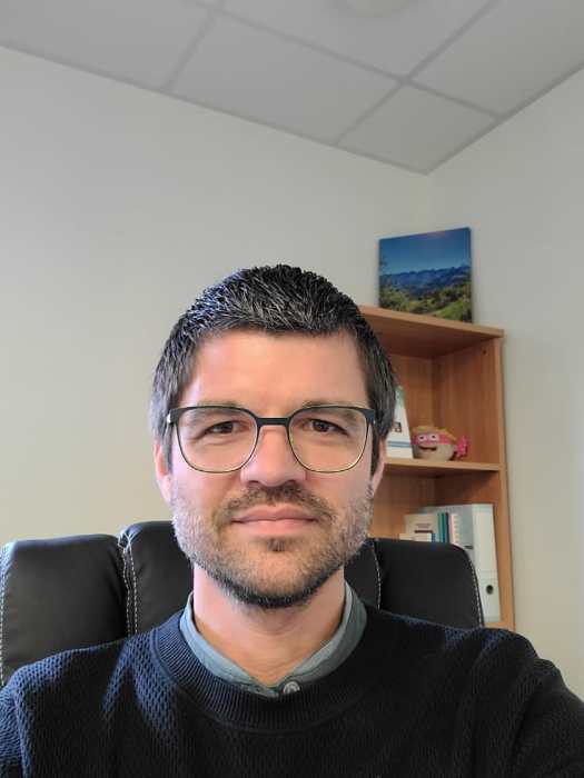 Dr David Devos