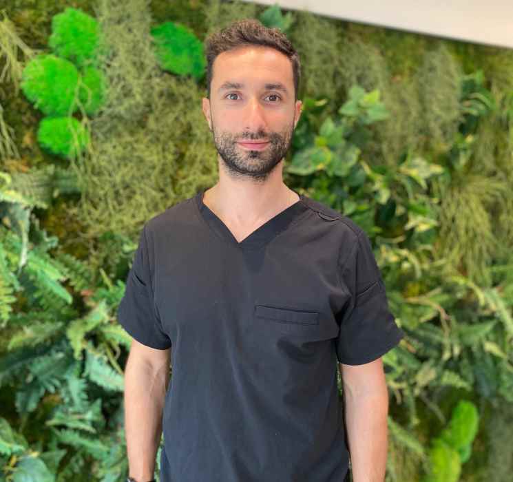 Dr Daniel Benichou