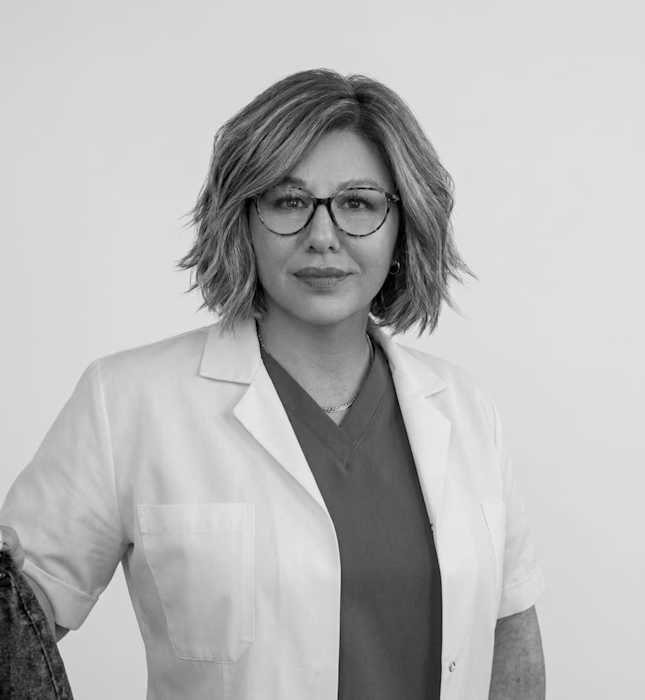 Dr Maya Djeridi, Chirurgien à La Garenne-Colombes