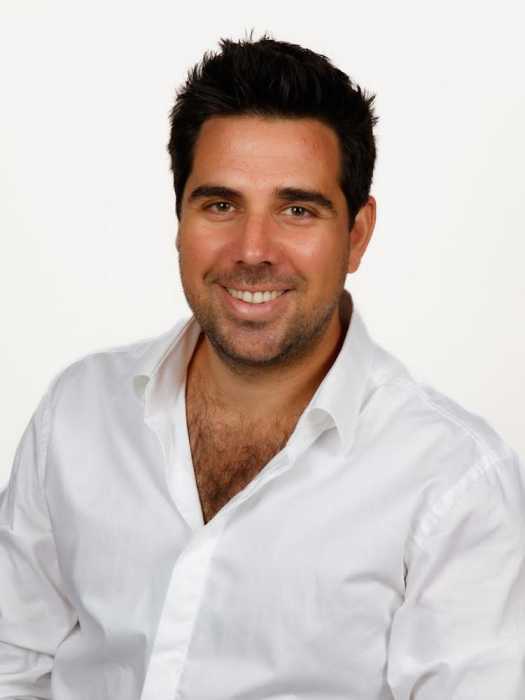 Dr JULIAN WLODARCZAK
