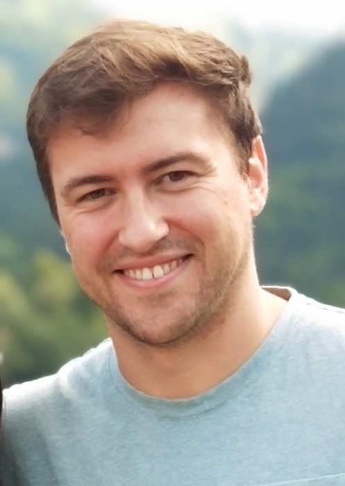 Dr James DUPOUY