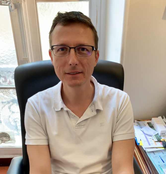Dr Lionel SEGHIERI