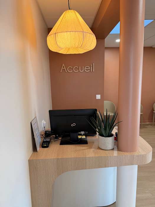 Dr Margaux Mainguene, Chirurgien dentiste à Saint-Erblon