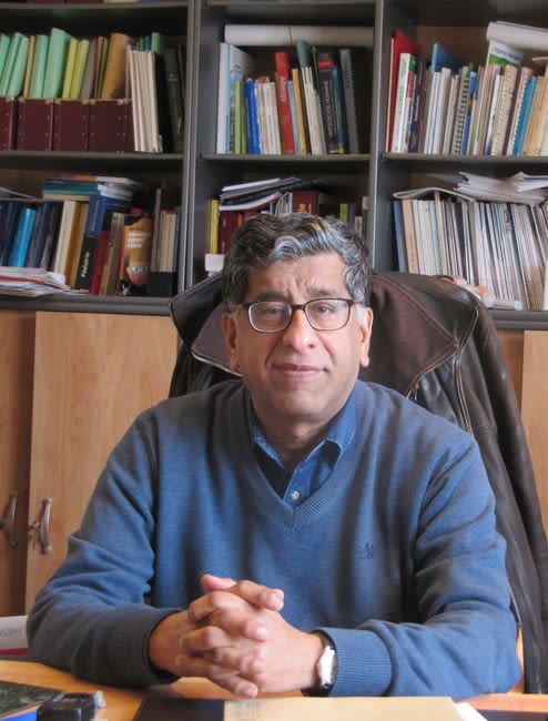 Dr Salime Goulamhoussen
