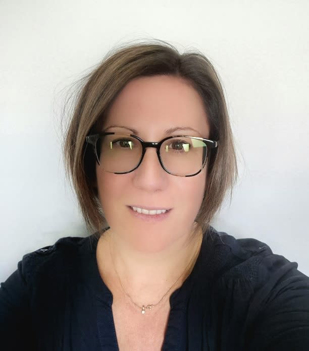 Dr Sandra  David 