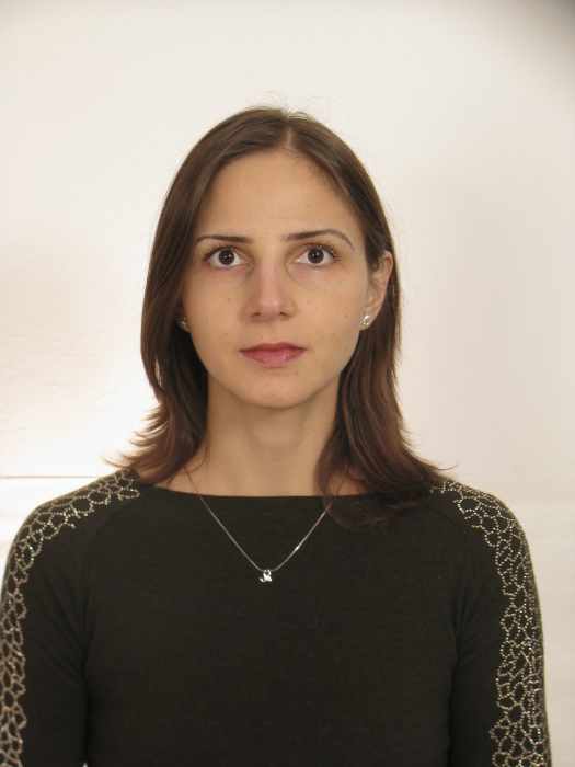 Dr Iulia CRISAN