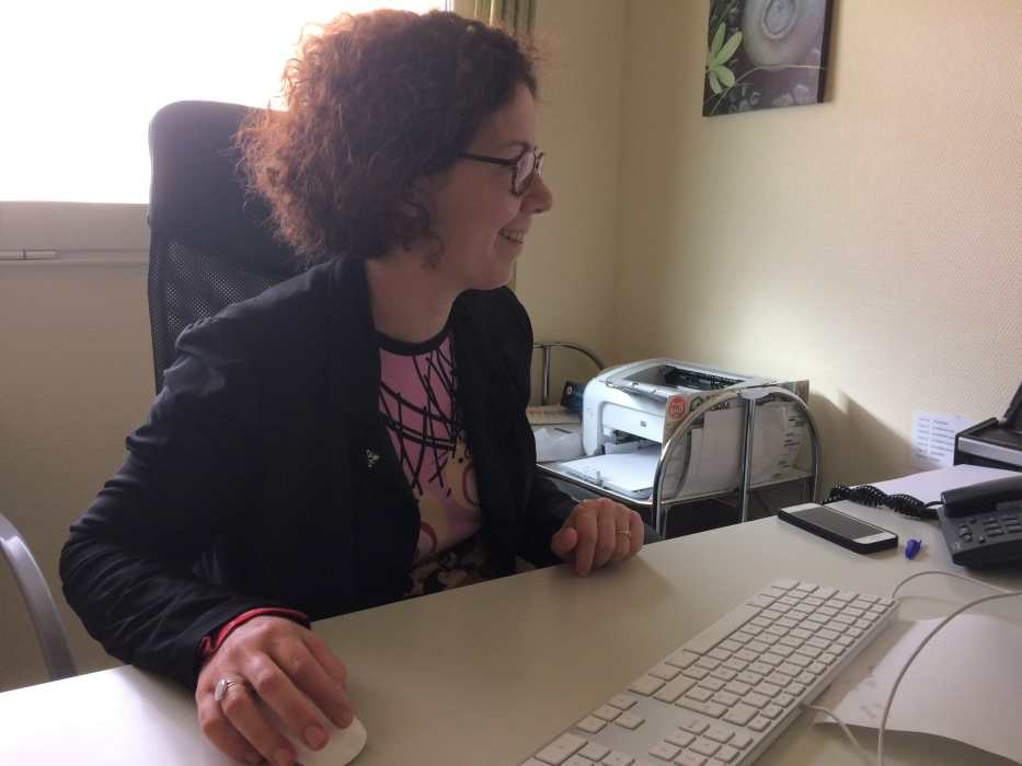 Dr Anne PERON