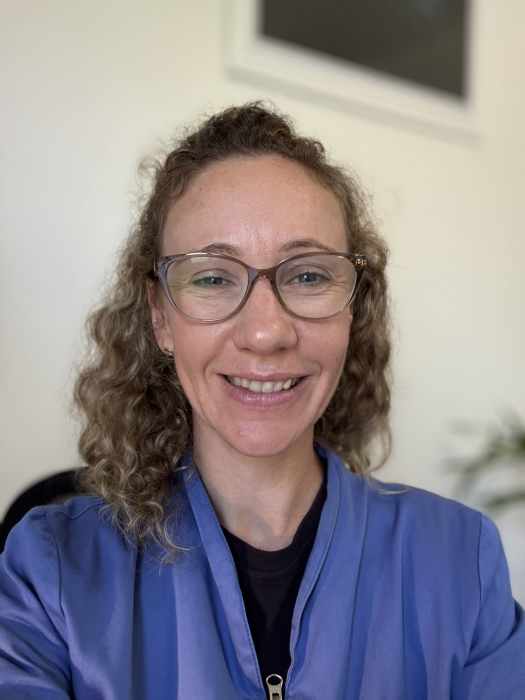 Dr VALERIE EMERY