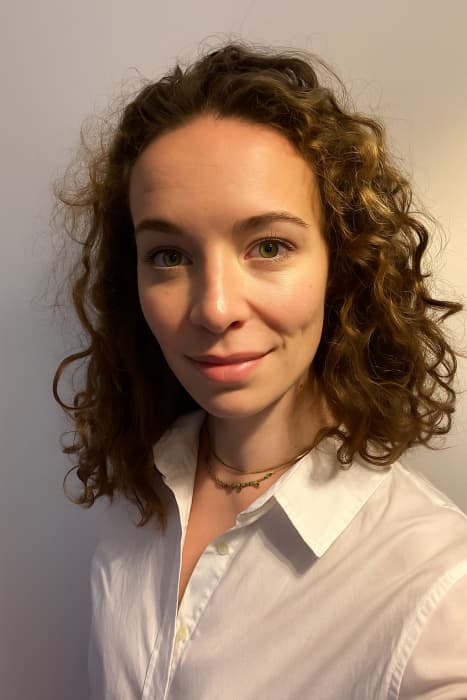 Dr Julia Le Tan