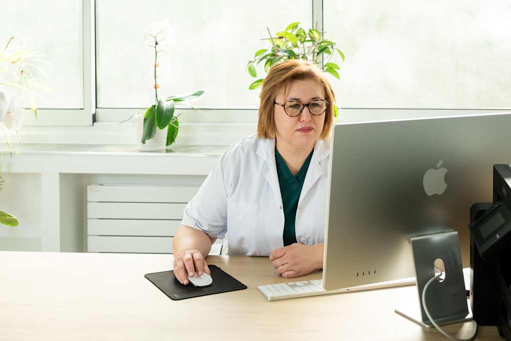 Dr Maya Djeridi
