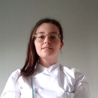 Dr ELODIE GOMES