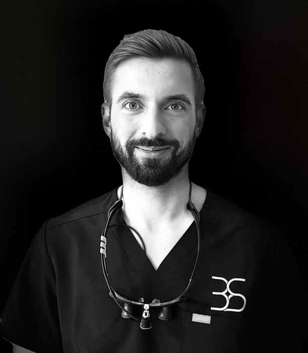 Dr Tom Castanie, Chirurgien dentiste à Barbazan-Debat