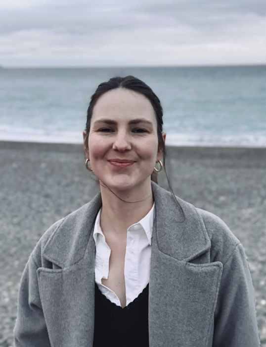 Dr NINA HARREN