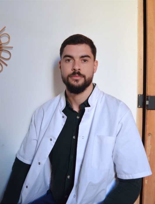 Dr Lucas Rodrigues