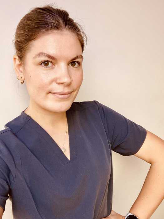 Dr CLOE  SAINGERY