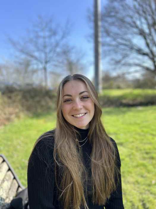 Laura Genouel