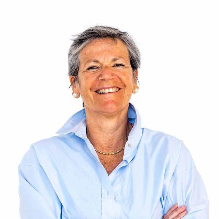 Dr Annie PLASSE