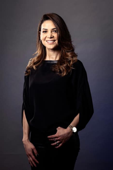 Dr Dorra Dey-Daly, Chirurgien dentiste à Versailles