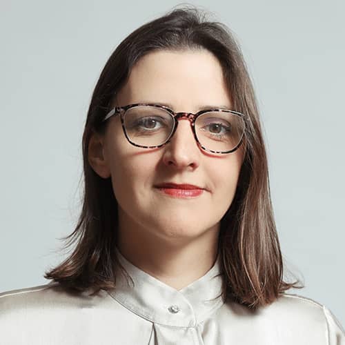 Dr Spela Trdina