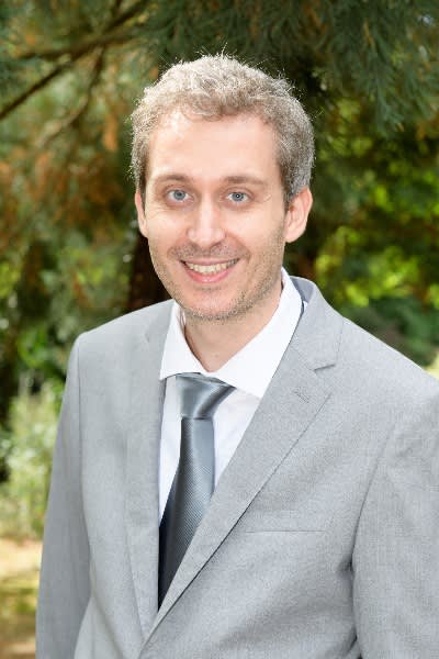 Dr Michael NAOURI