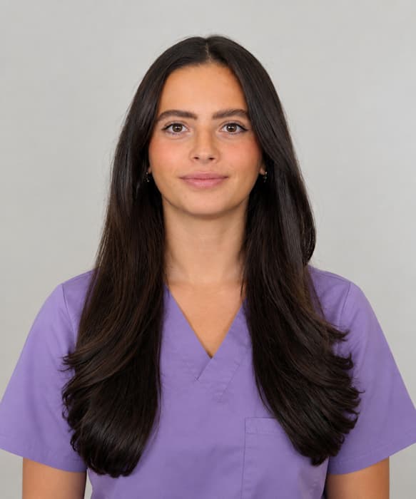 Maeva Benegmos, Chirurgien dentiste à Arpajon