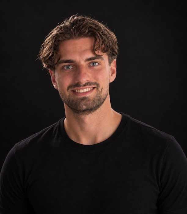 Enzo Belgrano, Masseur kinésithérapeute à Orgeval