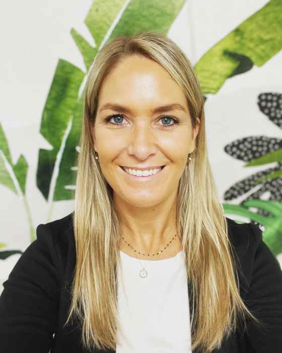 Dr Marion BURY