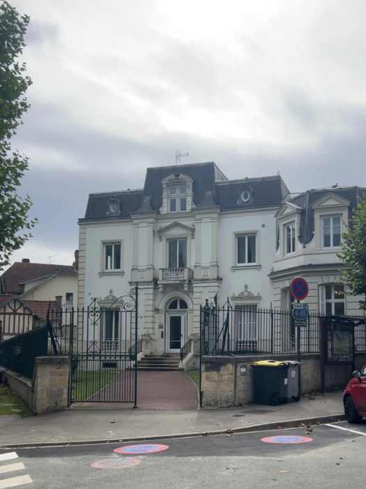 Dr Ambre Estiveau Maffray, Pédicure podologue à Chantilly