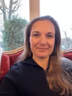 Dr CLAIRE AMADO