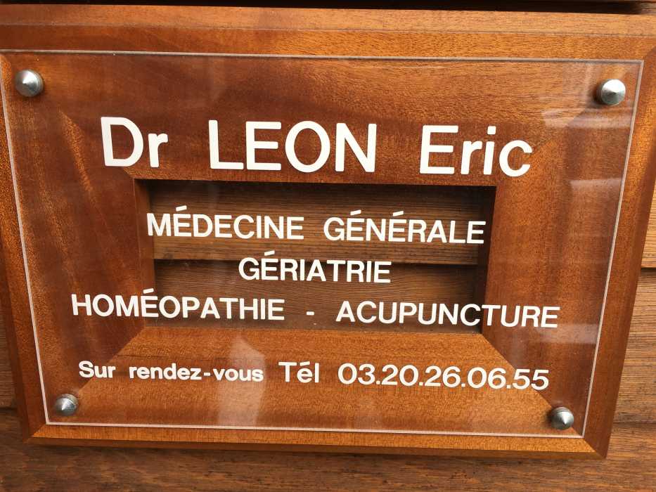 Dr Eric LEON