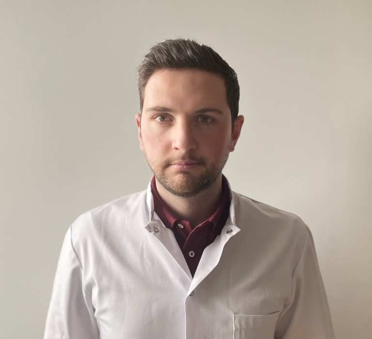 GEOFFREY SIMON