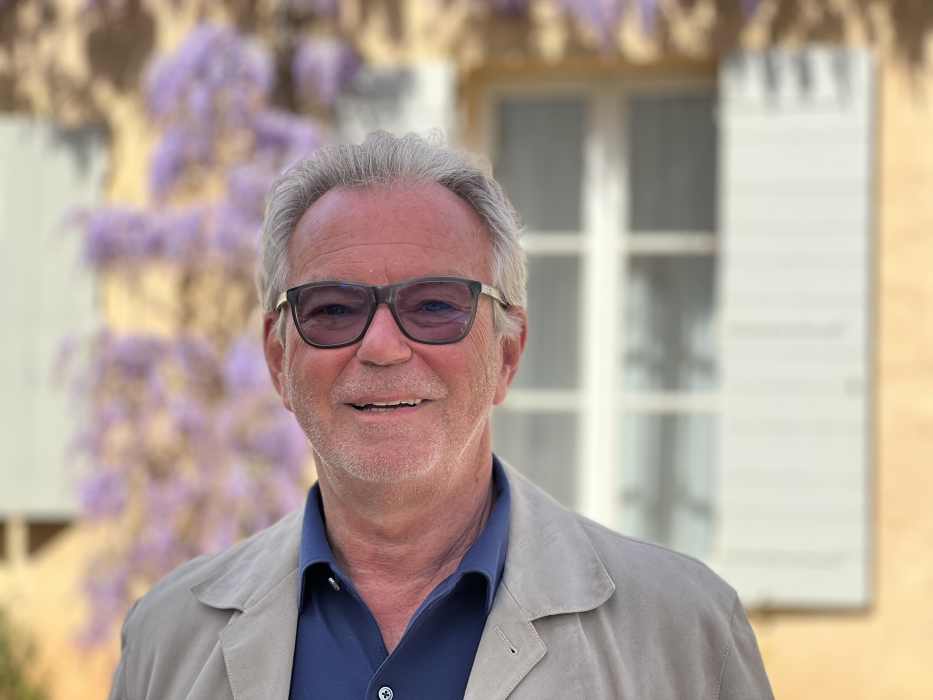 Dr YVES VINCENT