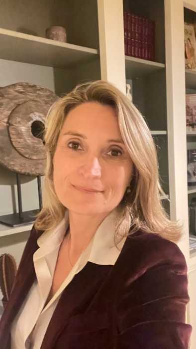 Dr FLORENCE JOST
