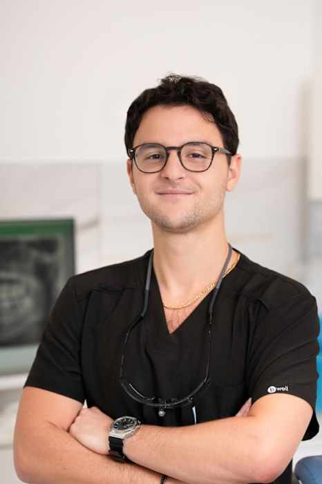 Dr Alon Uzan