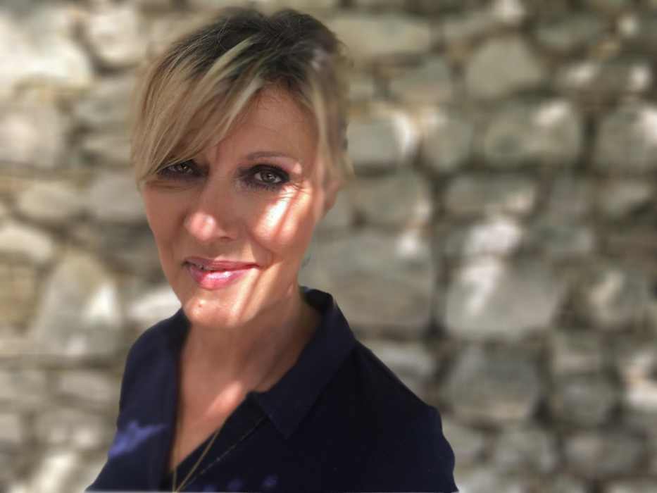 VERONIQUE TRESCA
