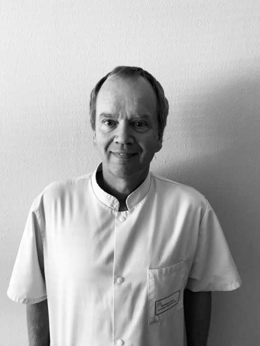 Dr Hans VAN DER PIJL