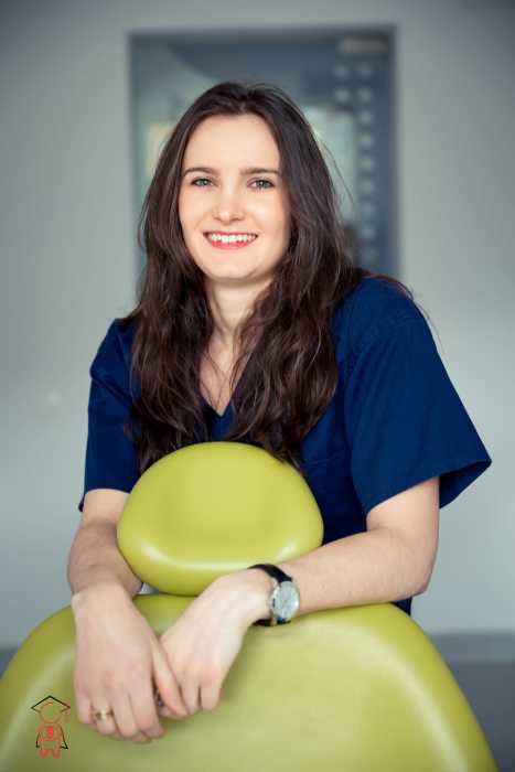 Dr ALEXIA PONS